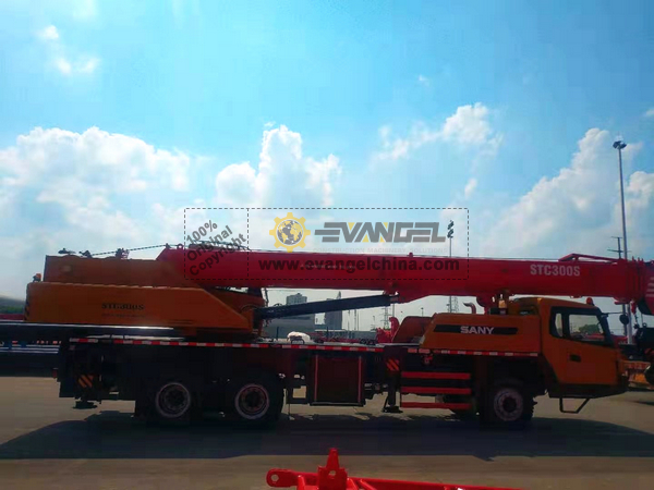 Truck Crane STC300S