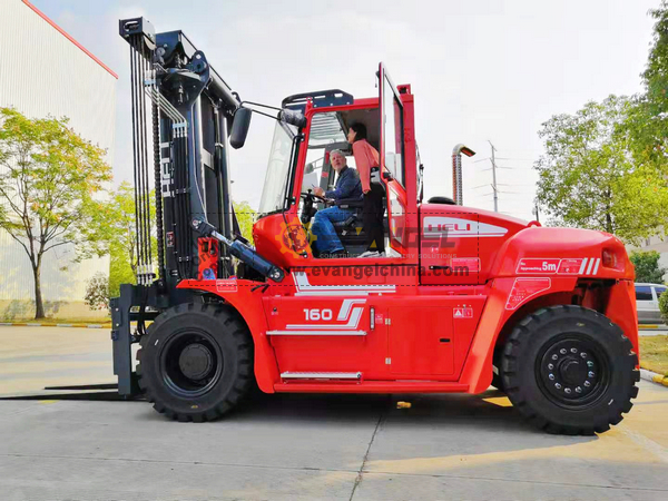 Ameican Client Visited HELI Factory