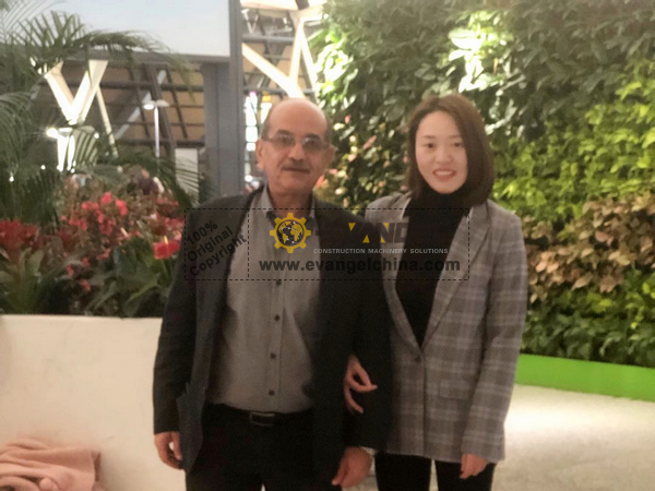 Meeting United Arab Emirates in Pudong Airport