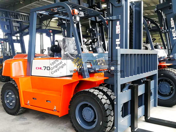 Hongkong - 1 Unit CHL CPCD70 Forklift