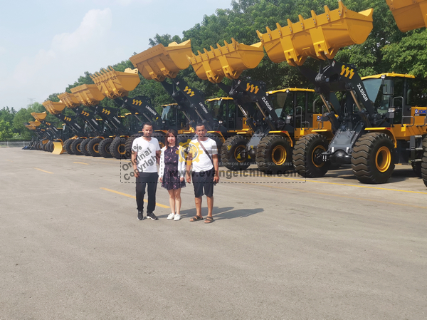 Algeria Clients Visited EVANGEL Office and XCMG Factory