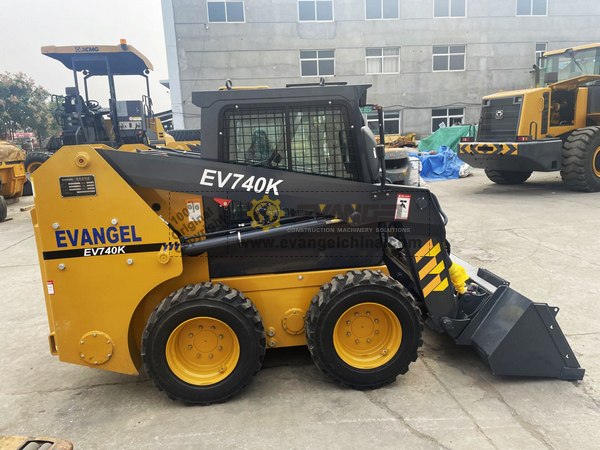 Skid steer loader XC740K