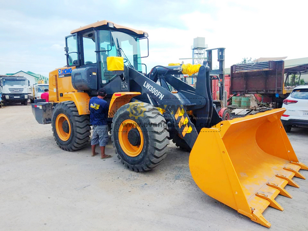 1 Unit XCMG LW300FN Wheel Loader
