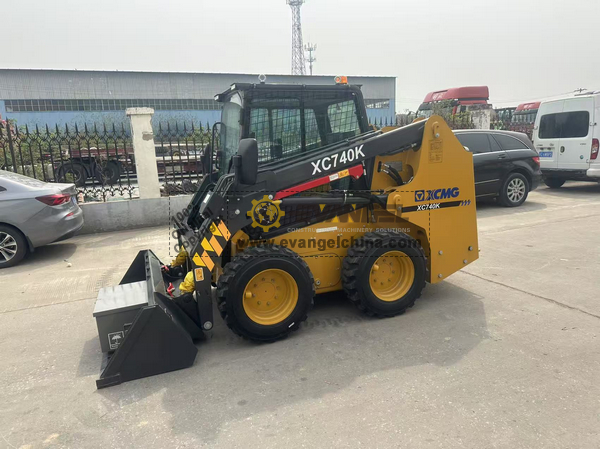 XCMG XC740K Skid Steer Loader