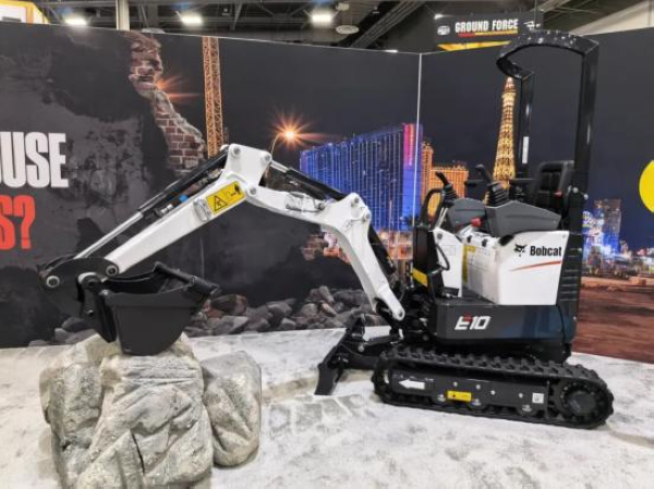 Skid Steer or Mini Excavator? A Practical Equipment Selection Guide