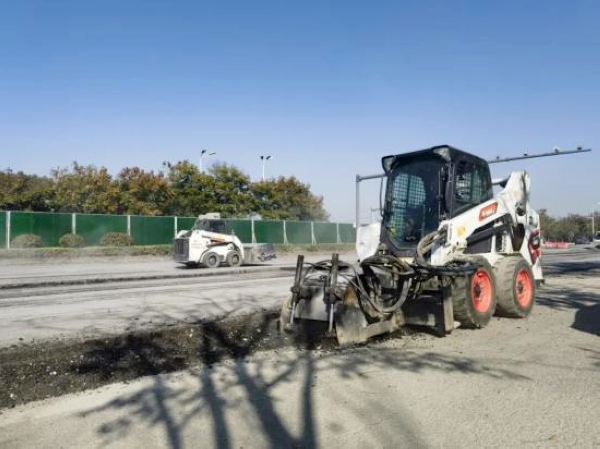 Skid Steer or Mini Excavator? A Practical Equipment Selection Guide