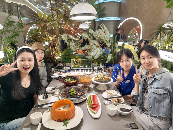 EVANGEL Team Enjoys Summer Team Dinner in Shanghai