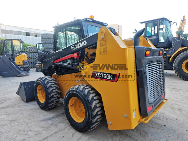 XCMG XC760K skid steer loader