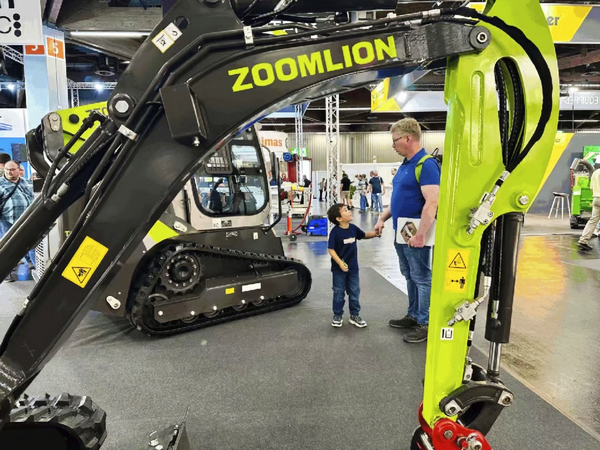 ZOOMLION Showcases Compact Earthmoving Equipment at GaLaBau 2026